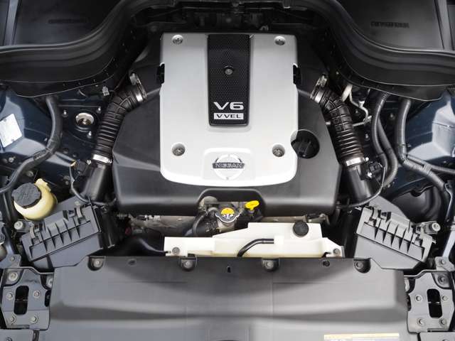 2009 Nissan Skyline Crossover – thumbnail 3