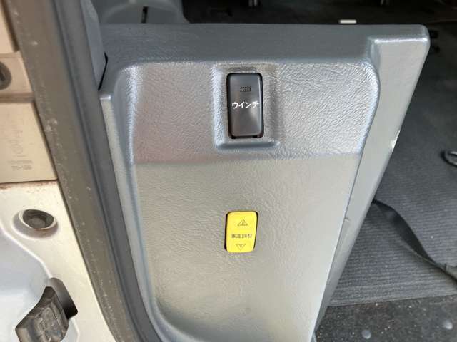 2009 Toyota Voxy – thumbnail 3