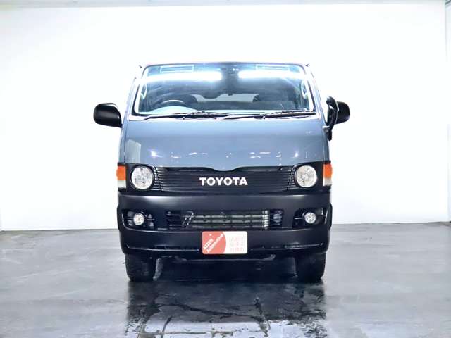 2005 Toyota Hiace – thumbnail 4
