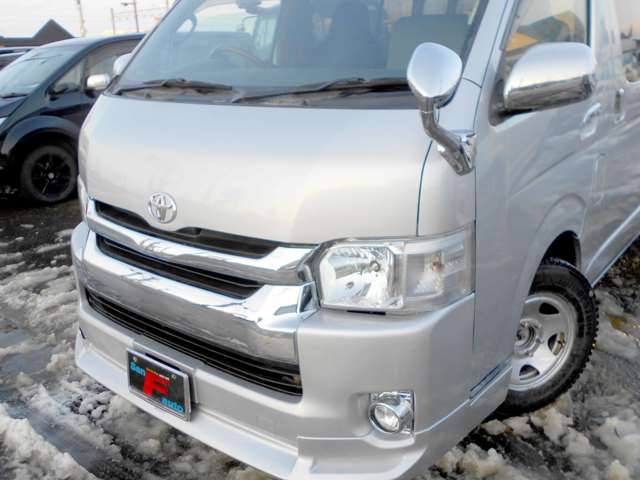 2006 Toyota Hiace – thumbnail 2