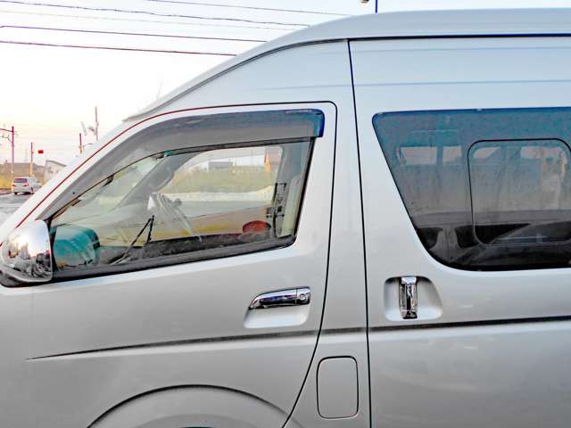 2006 Toyota Hiace – thumbnail 4