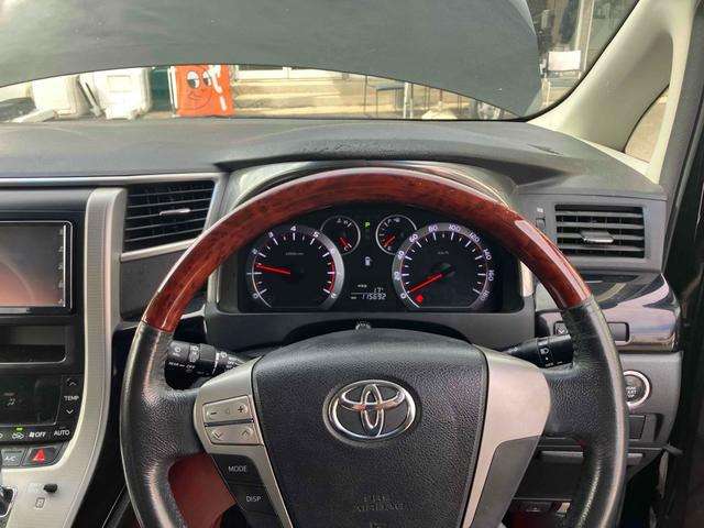 2009 Toyota Vellfire – thumbnail 3
