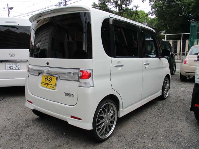 2008 Daihatsu Tanto – thumbnail 4