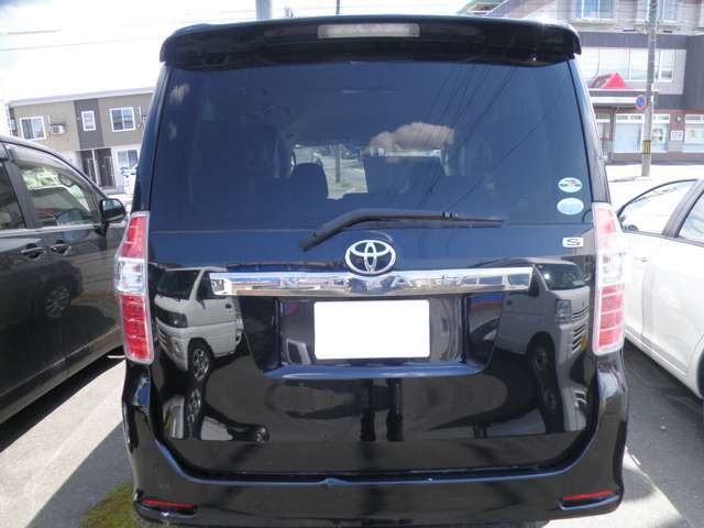 2008 Toyota Noah – thumbnail 3