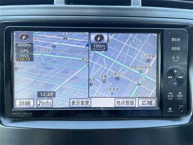 2011 Toyota Prius Alpha – thumbnail 4