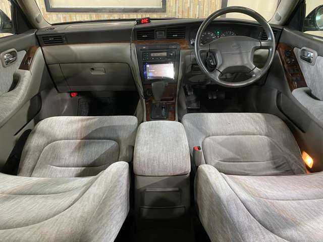 1998 Nissan Laurel – thumbnail 4