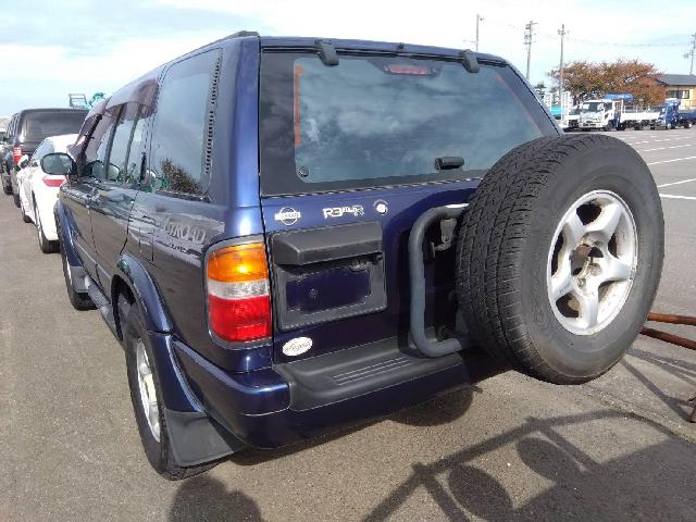 1997 Nissan Terrano – thumbnail 2