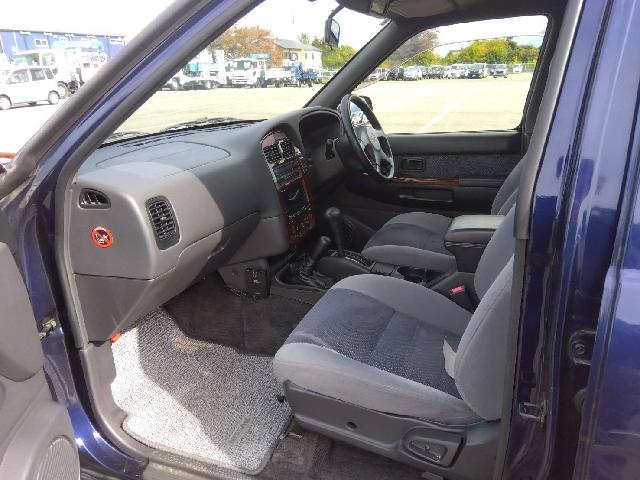 1997 Nissan Terrano – thumbnail 3