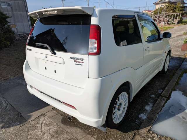 2004 Suzuki Swift – thumbnail 3
