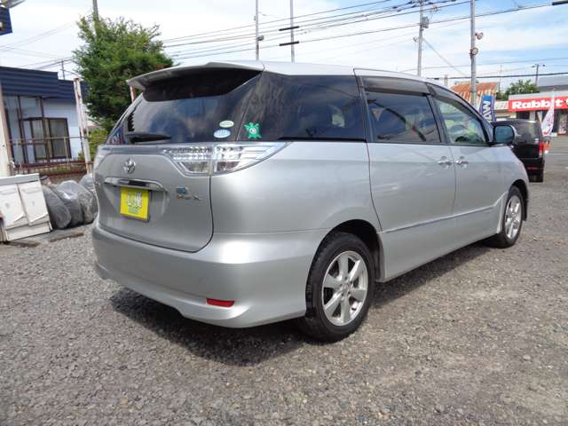 2010 Toyota Estima Hybrid – thumbnail 3