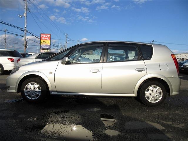 2001 Toyota Opa – thumbnail 4