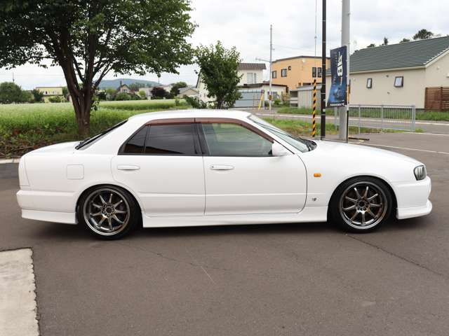 1998 Nissan Skyline – thumbnail 4