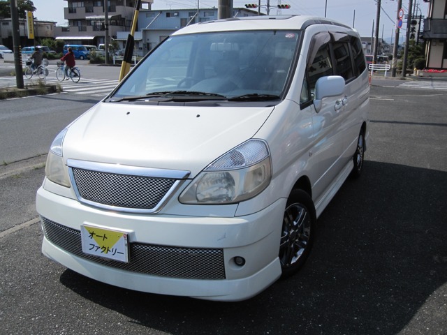 2002 Nissan Serena