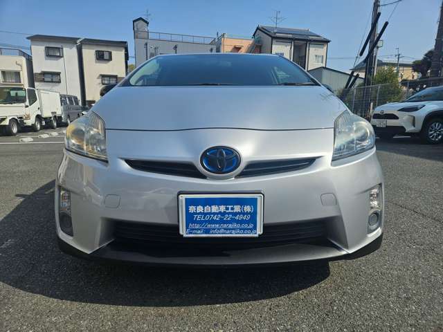 2010 Toyota Prius – thumbnail 2