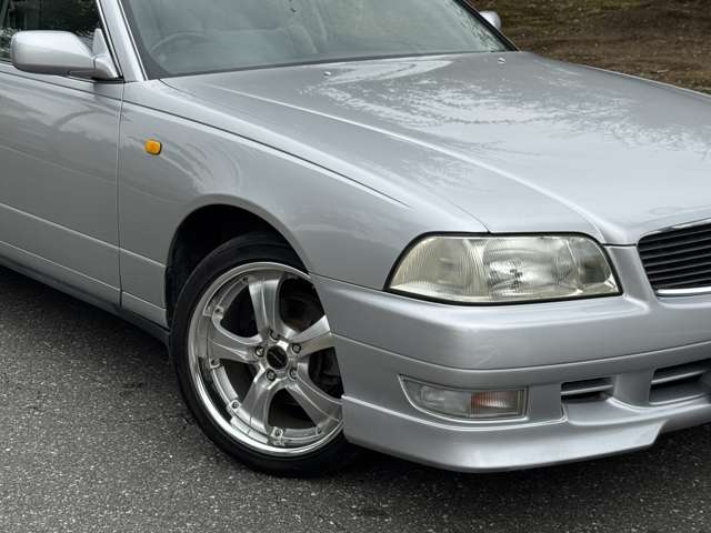 1996 Nissan Leopard – thumbnail 4