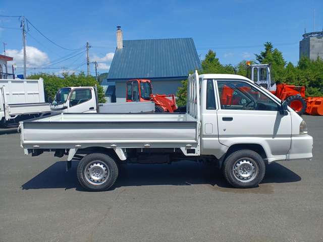 2004 Toyota TownAce Track – thumbnail 4