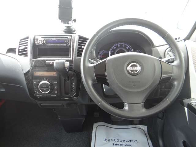 2010 Nissan Roox – thumbnail 4