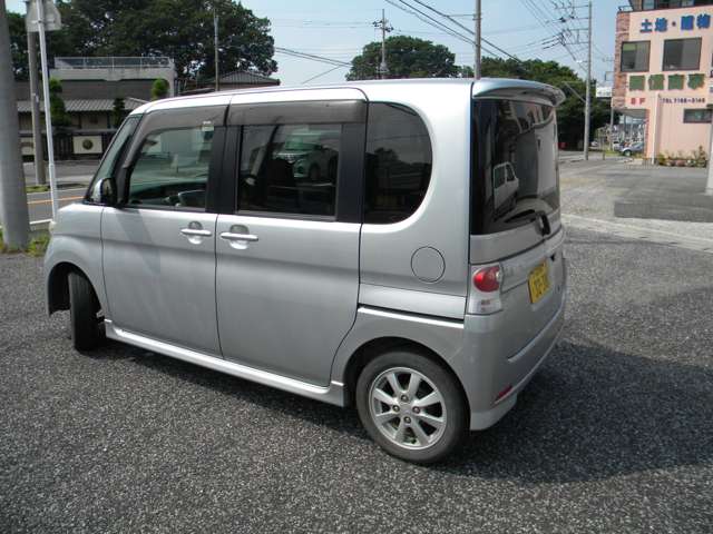 2008 Daihatsu Tanto – thumbnail 4