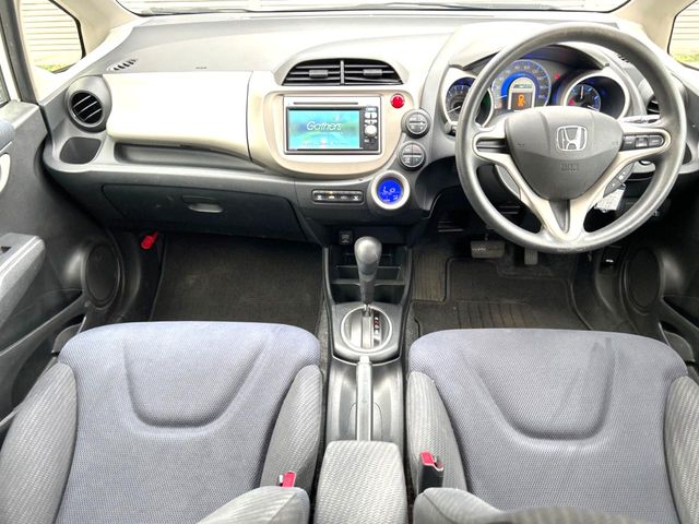 2011 Honda Fit Hybrid – thumbnail 2