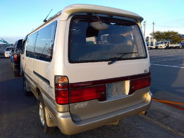 1994 Toyota Hiace – thumbnail 2