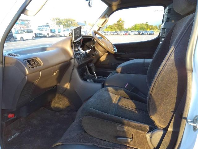 1994 Toyota Hiace – thumbnail 3