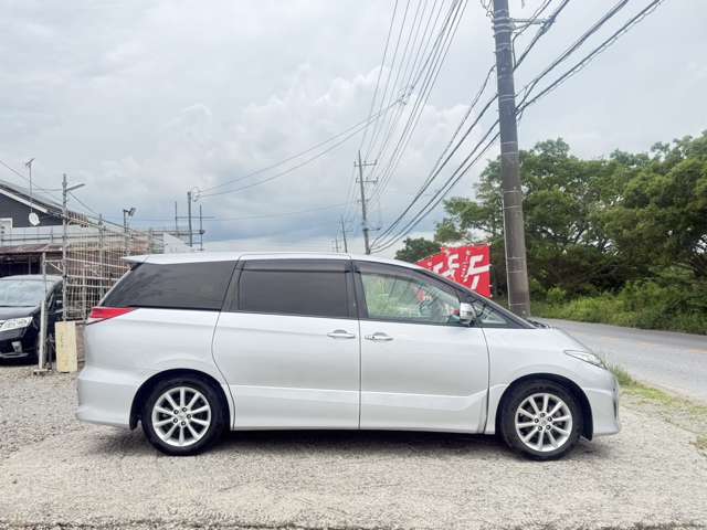 2010 Toyota Estima – thumbnail 4
