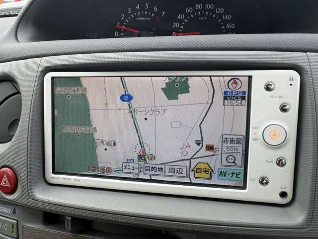 2010 Toyota Sienta – thumbnail 2