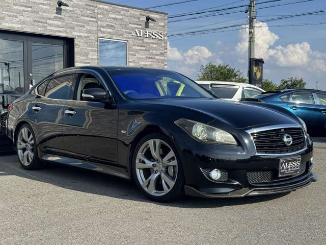 2009 Nissan Fuga – thumbnail 2