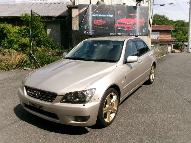 2004 Toyota Altezza – thumbnail 3