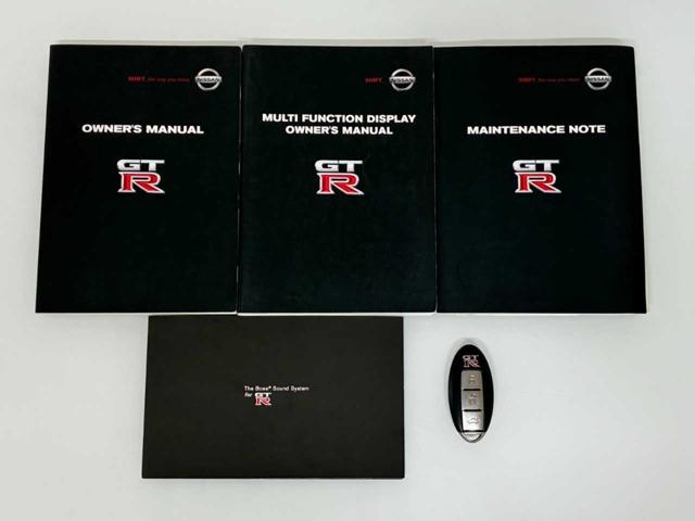 2009 Nissan GT-R – thumbnail 3