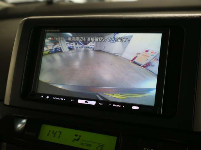 2010 Toyota Wish – thumbnail 2