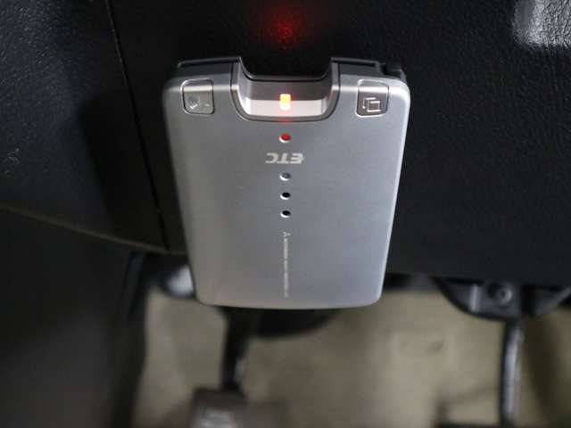 2010 Toyota Wish – thumbnail 3