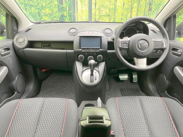 2011 Mazda Demio – thumbnail 2