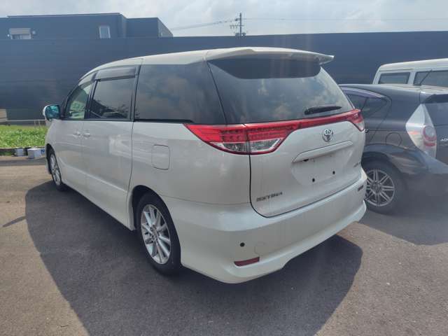 2009 Toyota Estima – thumbnail 4
