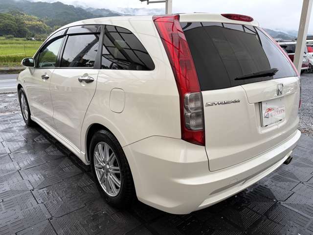 2007 Honda Stream – thumbnail 4