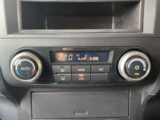 2007 Mitsubishi Pajero – thumbnail 3