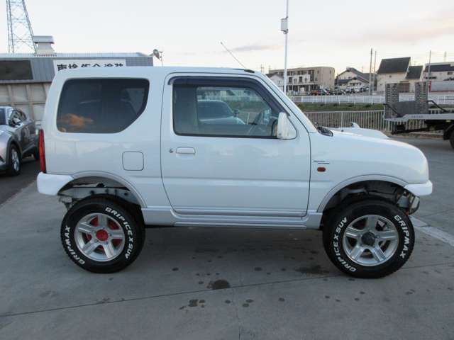 2000 Suzuki Jimny – thumbnail 4