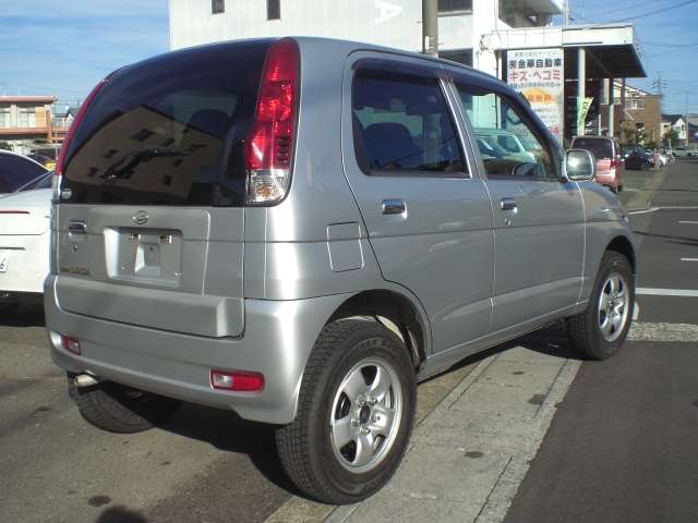 2002 Daihatsu Terios Lukia – thumbnail 4