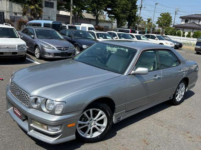 1998 Nissan Gloria – thumbnail 2