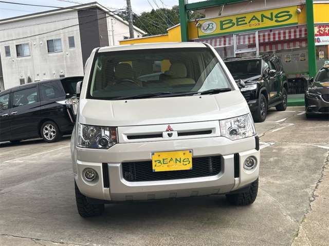 2008 Mitsubishi Delica D:5 – thumbnail 2