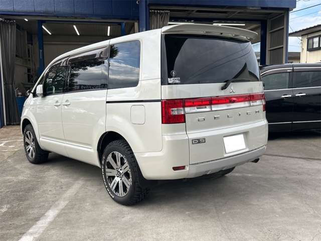 2008 Mitsubishi Delica D:5 – thumbnail 4