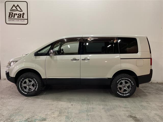 2009 Mitsubishi Delica D:5 – thumbnail 4