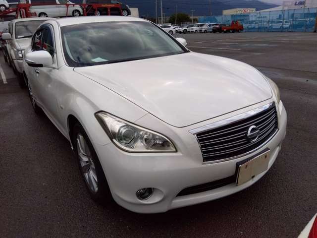 2010 Nissan Fuga – thumbnail 3