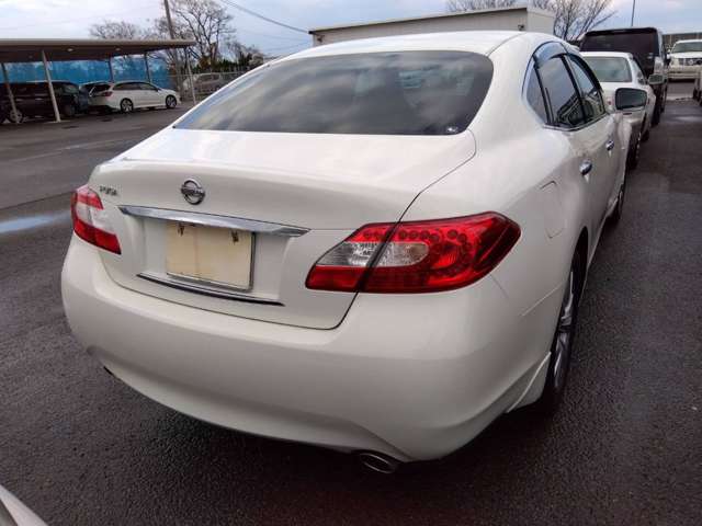 2010 Nissan Fuga – thumbnail 4