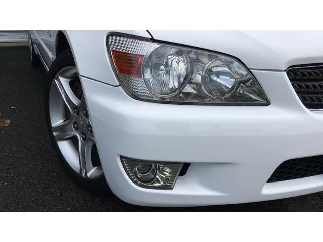 2001 Toyota Altezza – thumbnail 4