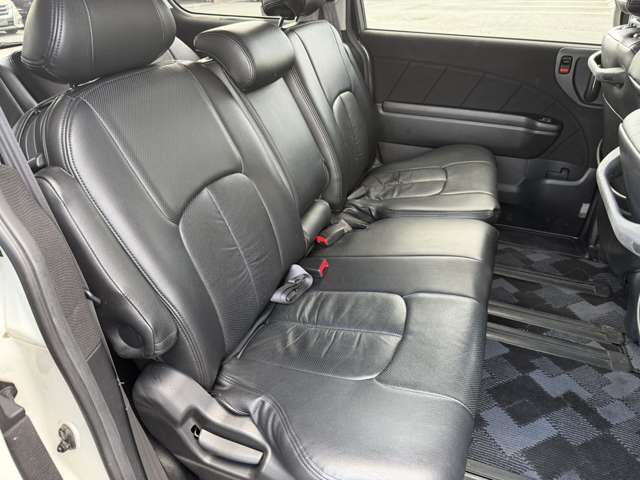 2007 Honda Elysion – thumbnail 2