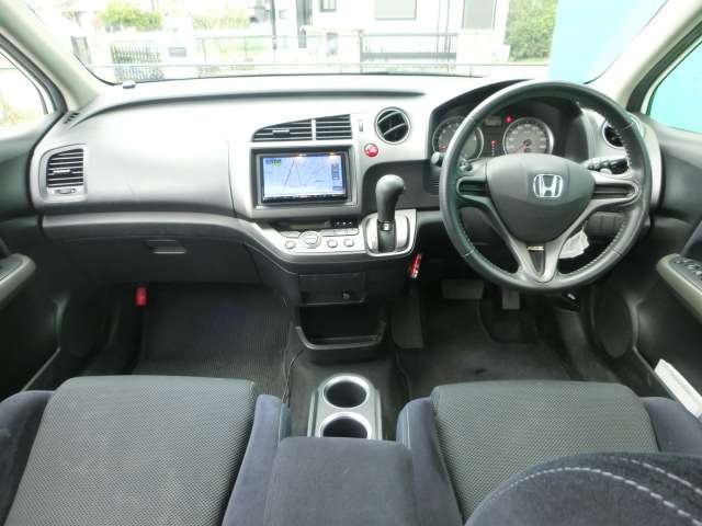 2007 Honda Stream – thumbnail 4