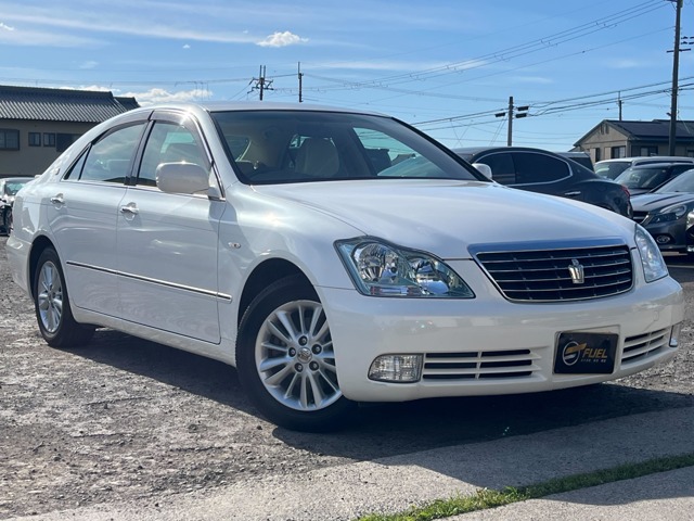 2004 Toyota Crown Royal