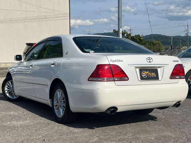 2004 Toyota Crown Royal – thumbnail 2