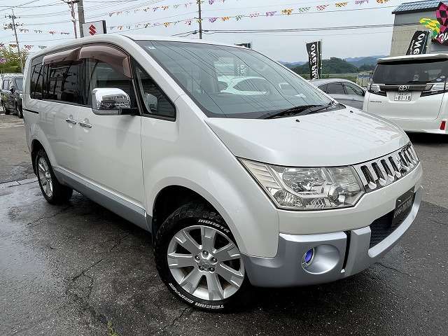 2008 Mitsubishi Delica D:5 – thumbnail 3